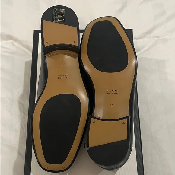 Gucci Black Leather Loafers with Gold Horsebit - Picture 6 of 15
